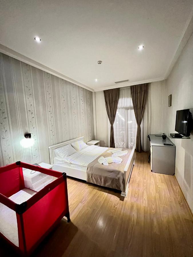 Granada Hotel And Restaurant 第比利斯 外观 照片