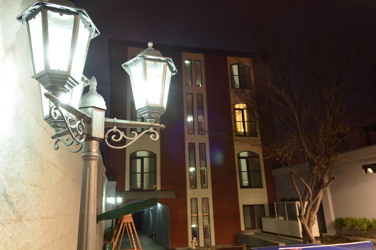 Granada Hotel And Restaurant 第比利斯 外观 照片