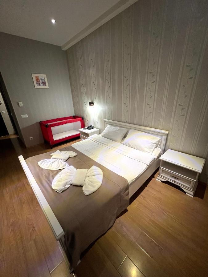 Granada Hotel And Restaurant 第比利斯 外观 照片
